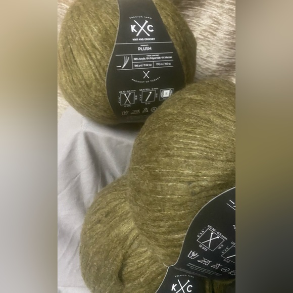 K+C PLUSH Yarn - Picture 9 of 11